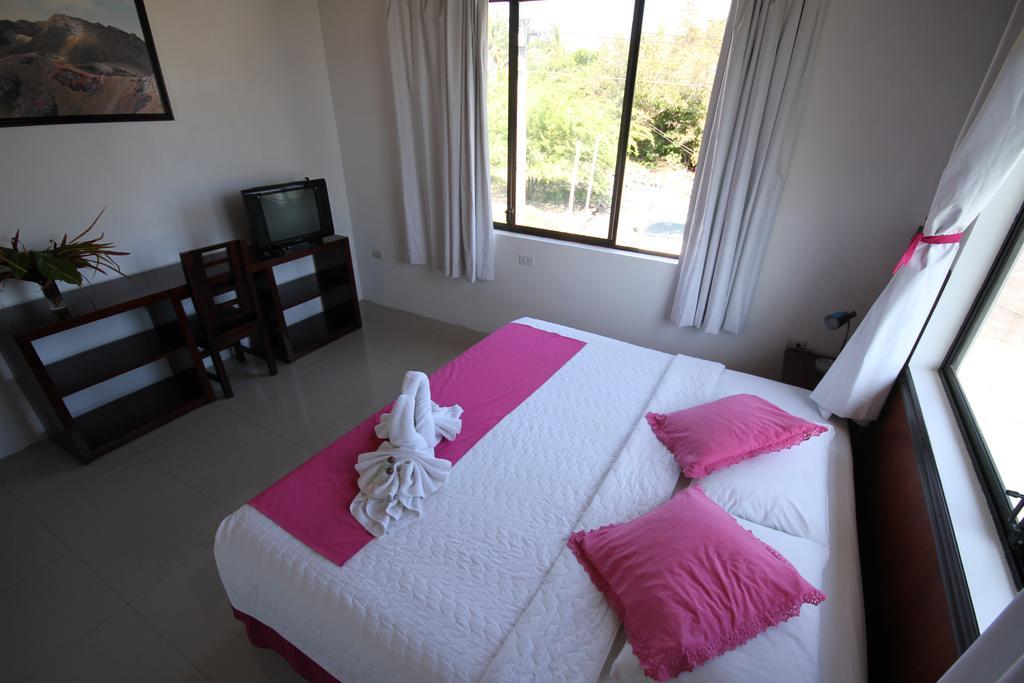 Hostal La Gran Tortuga Puerto Villamil Luaran gambar