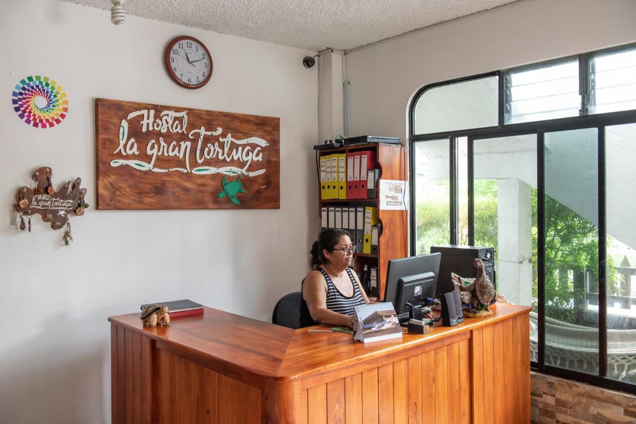 Hostal La Gran Tortuga Puerto Villamil Luaran gambar